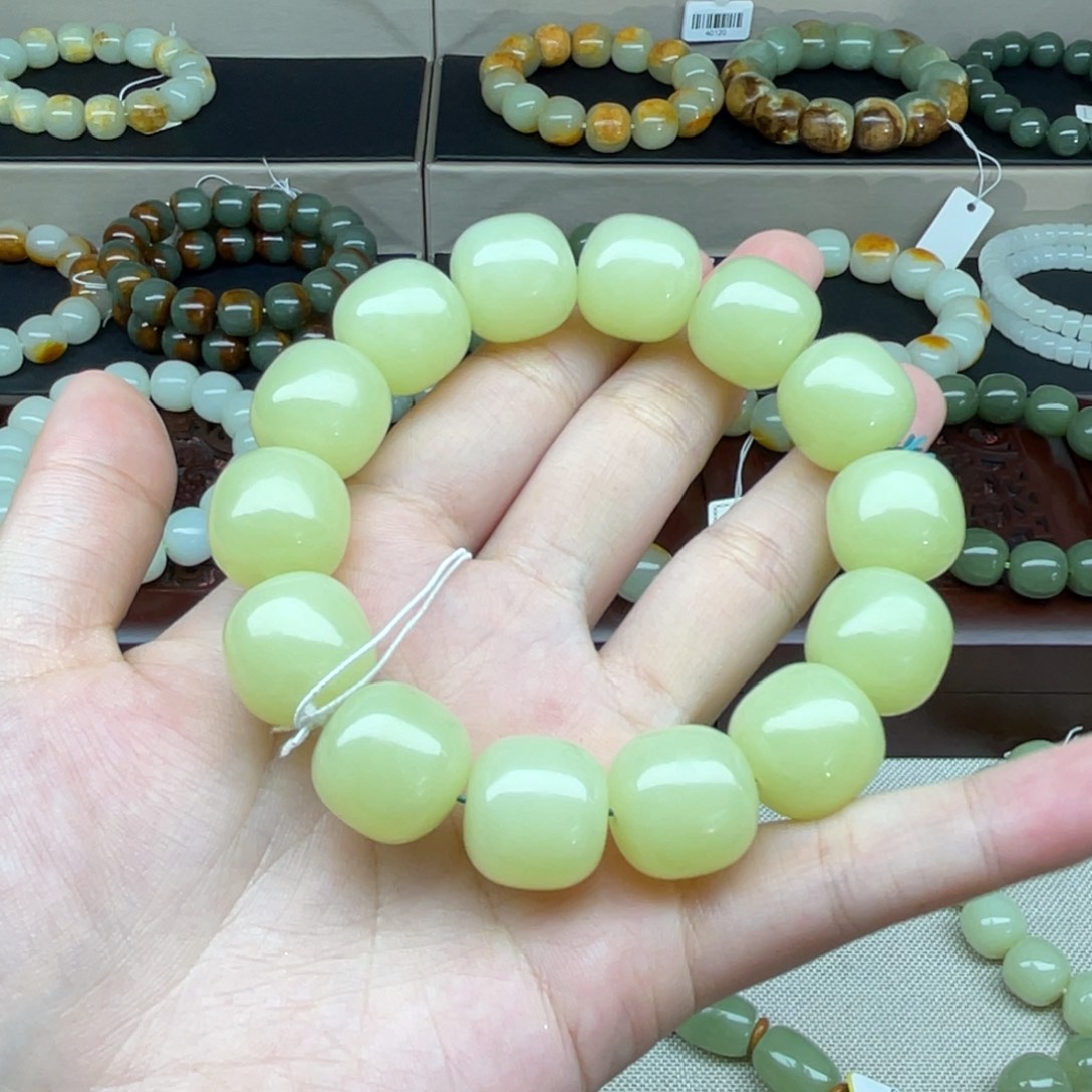 忍***桶和田玉（糖玉）未镶嵌手链