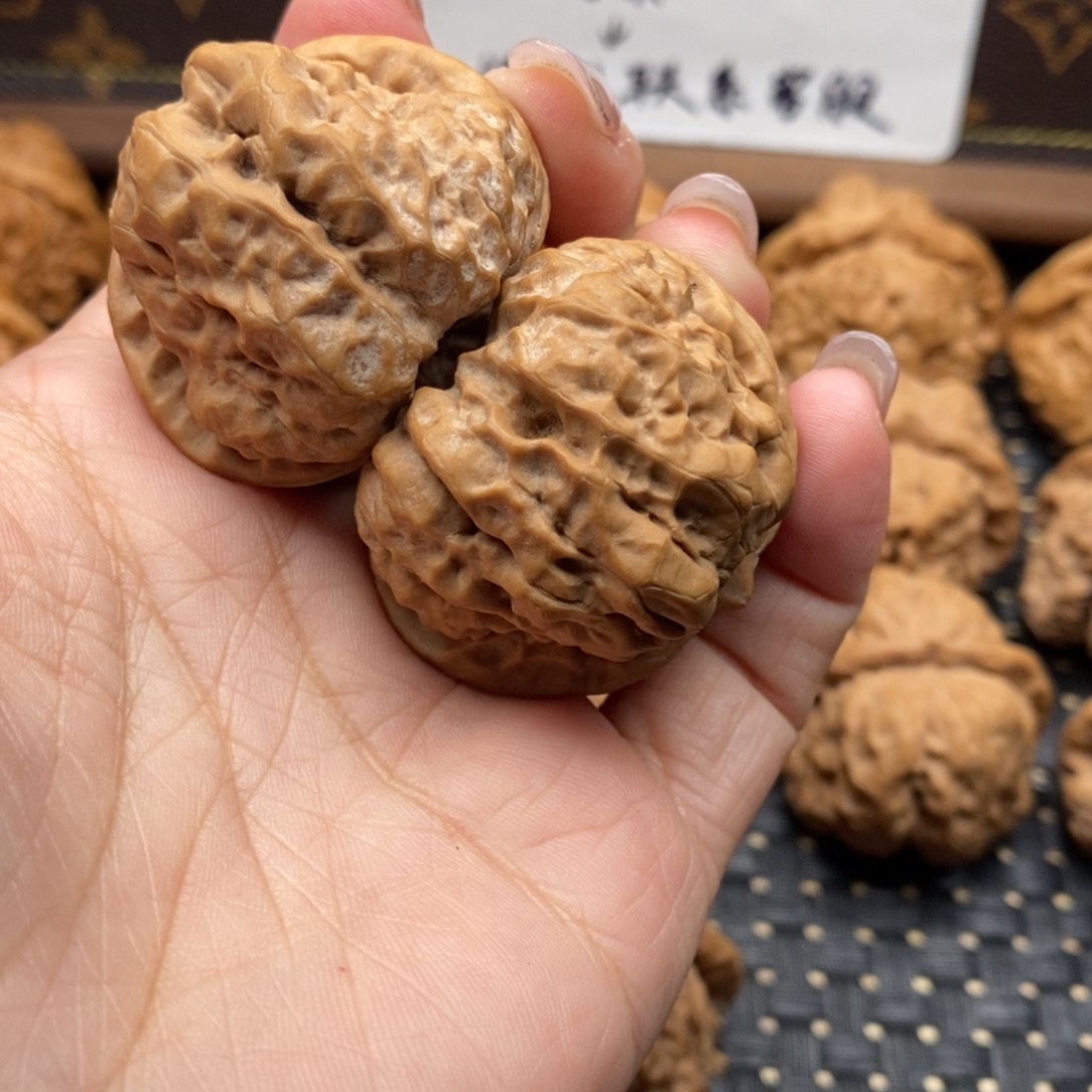 文玩核桃把件全品边39左右