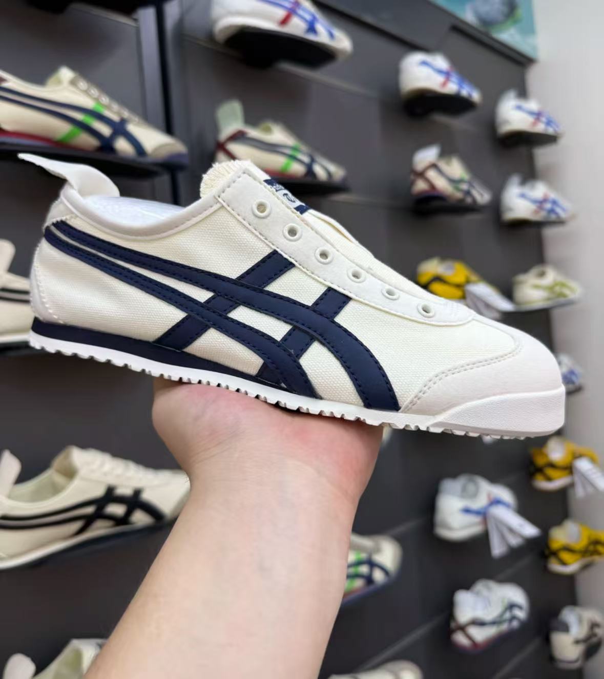 【门店现货】夏季透气薄款时尚XP休闲舒适一脚蹬运动鞋