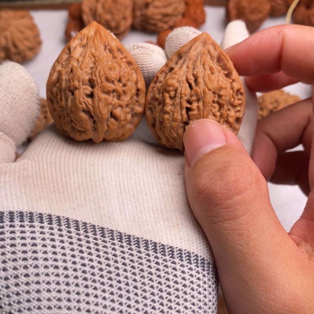 文玩核桃吊坠坐佛