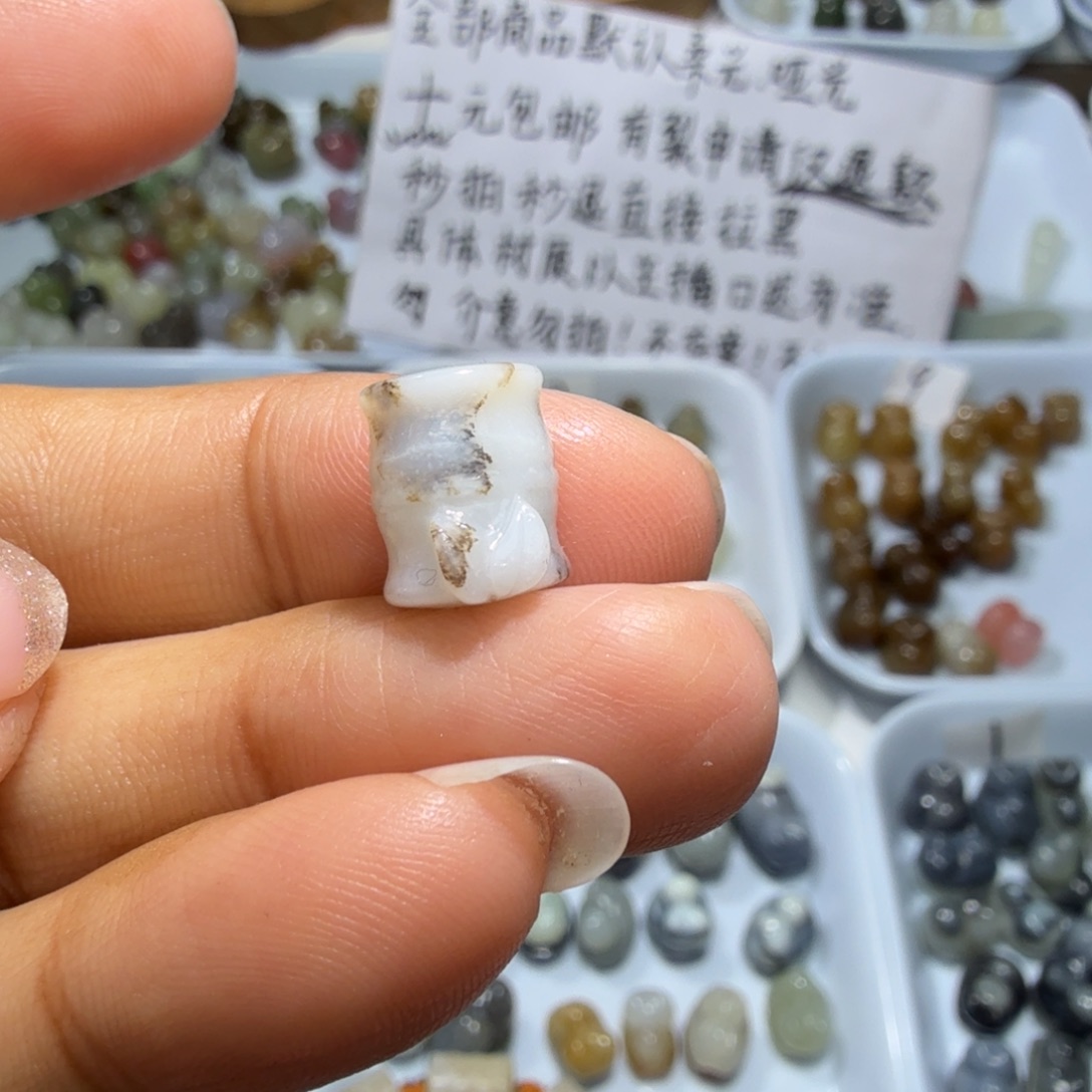 和田玉未镶嵌珠宝奇石