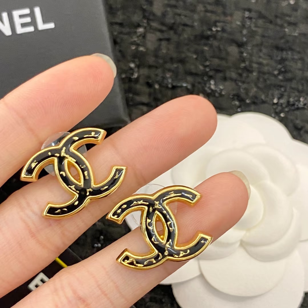 未使用 Chanel/香奈儿 耳钉黑色珐琅黑金精致时尚