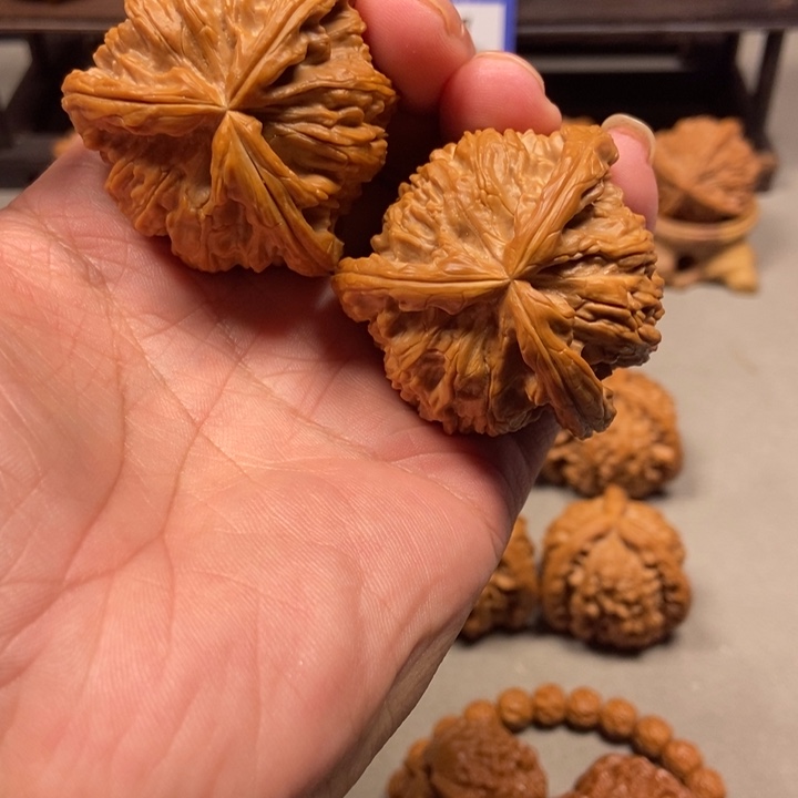 摩***座把件文玩核桃46拼接