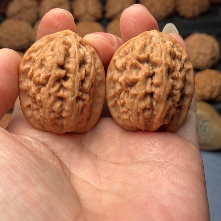 文玩核桃把件野生红莲35