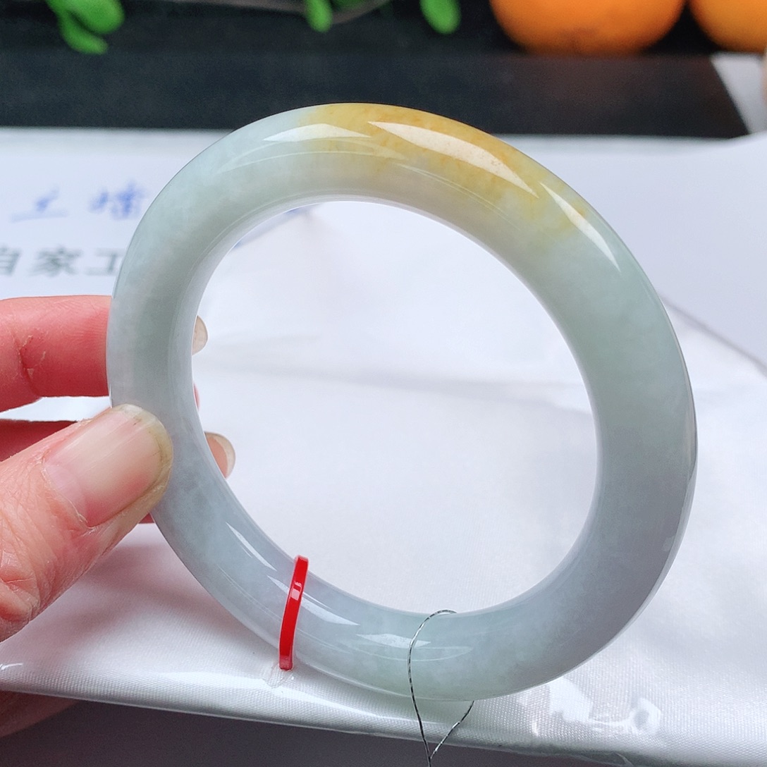 翡翠手镯未镶嵌56圈