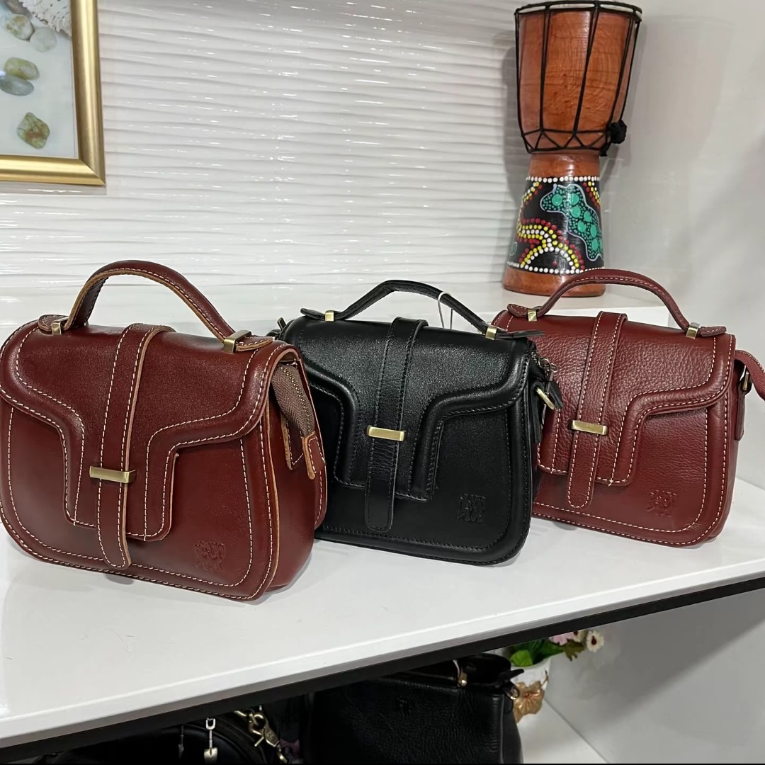 嬉皮士牛皮精致百搭手提斜挎设计师款（鸡爪包）10898