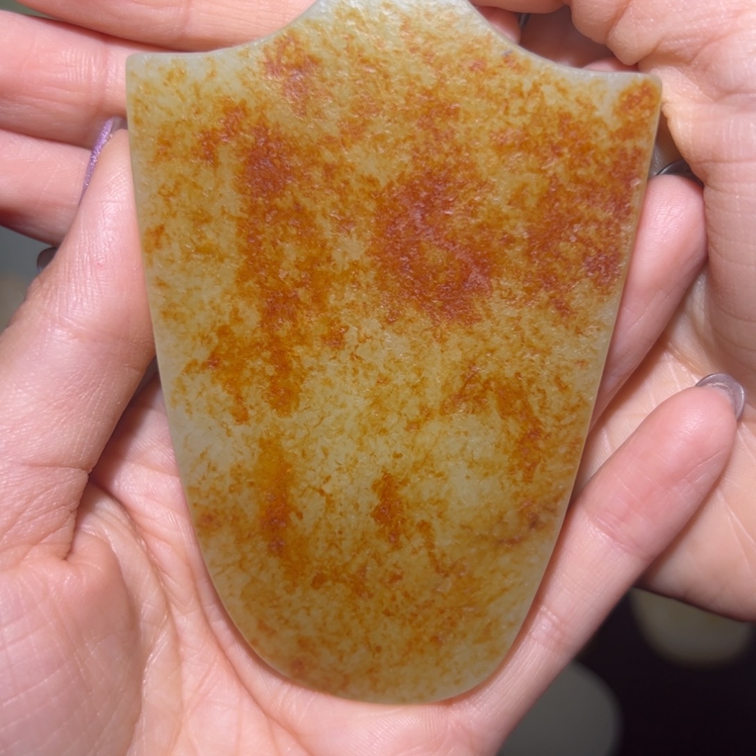 大***移和田玉未镶嵌颈饰