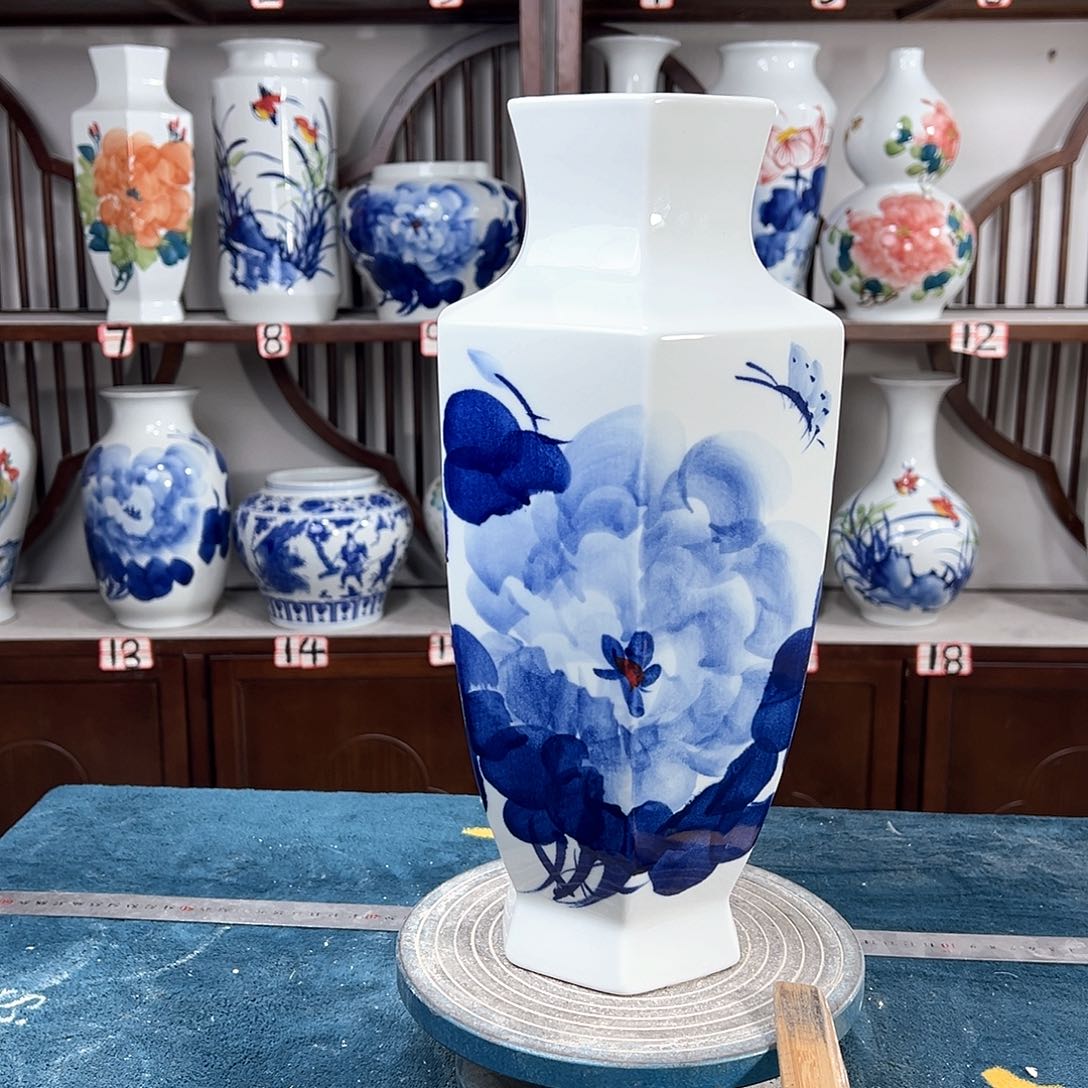 摆件景德镇陶瓷6青牡