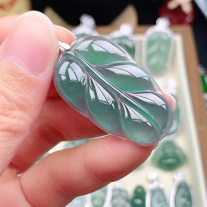 颈饰银S925镶嵌翡翠吊坠