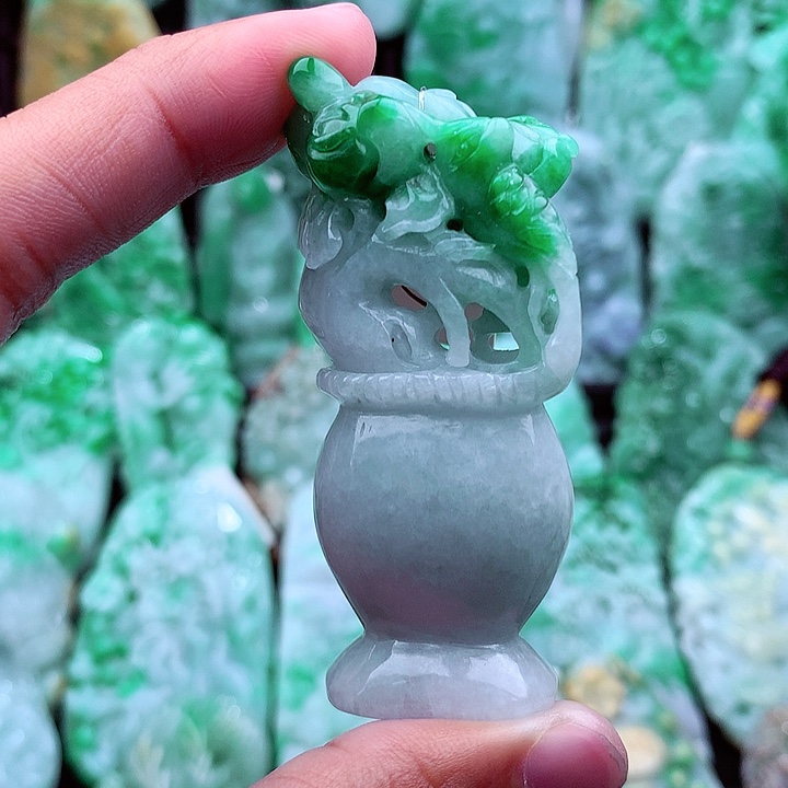 翡翠吊坠(不含链)未镶嵌