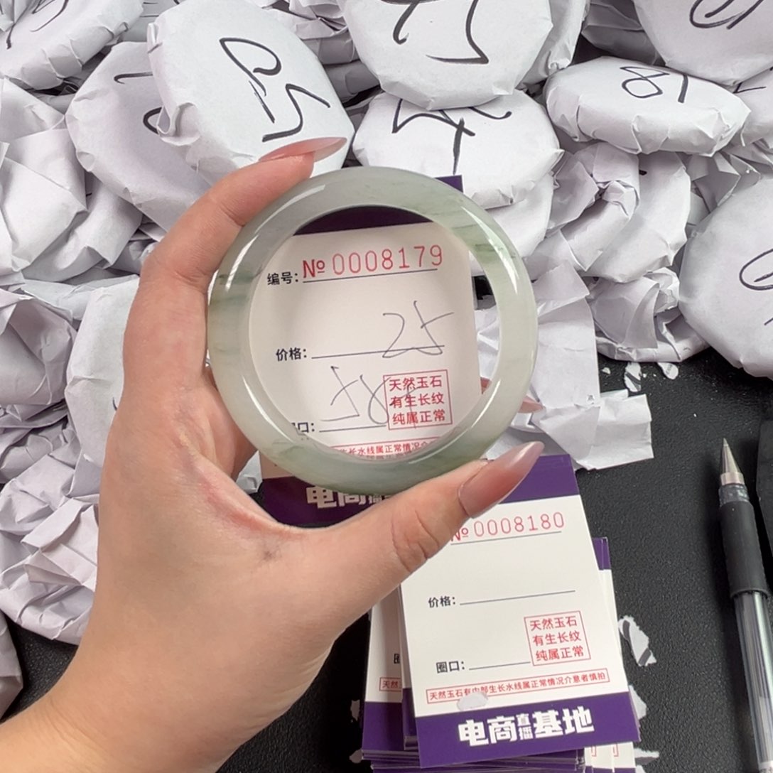 玛瑙/玉髓手镯未镶嵌8179