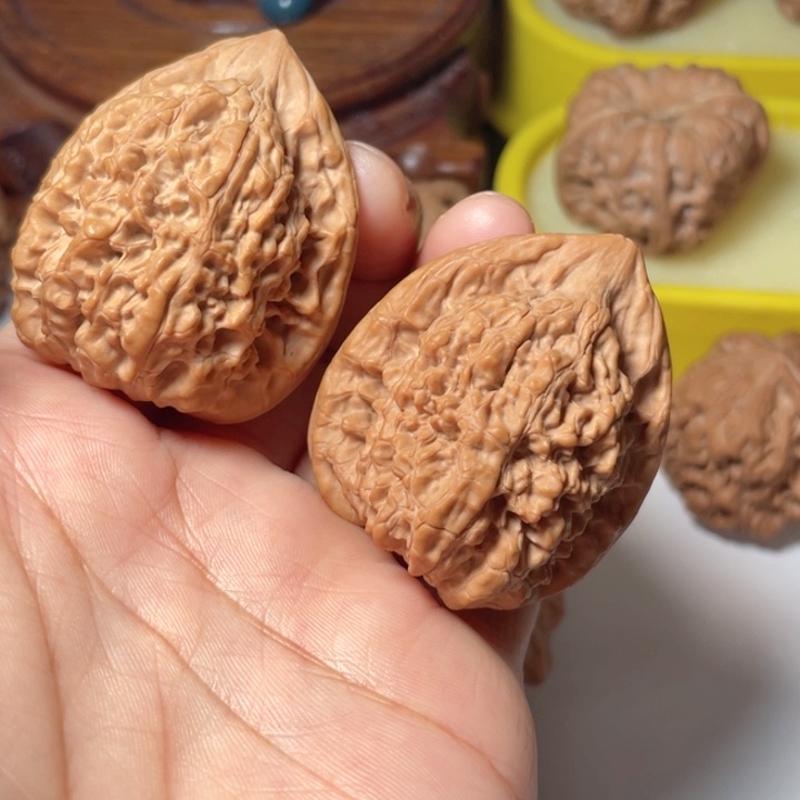 桃核把件王勇官帽