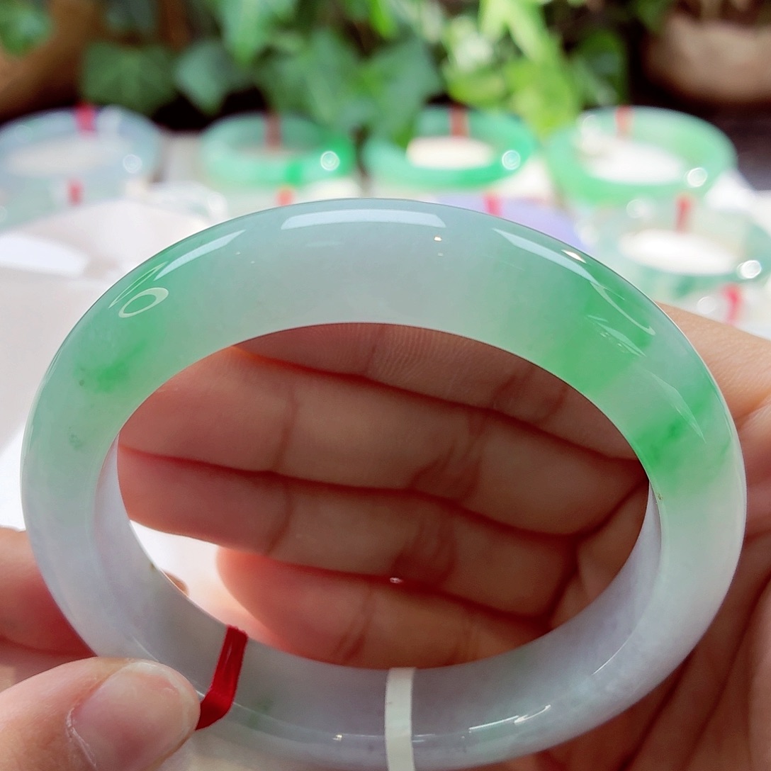 翡翠未镶嵌手镯白底青零包容强推68-06