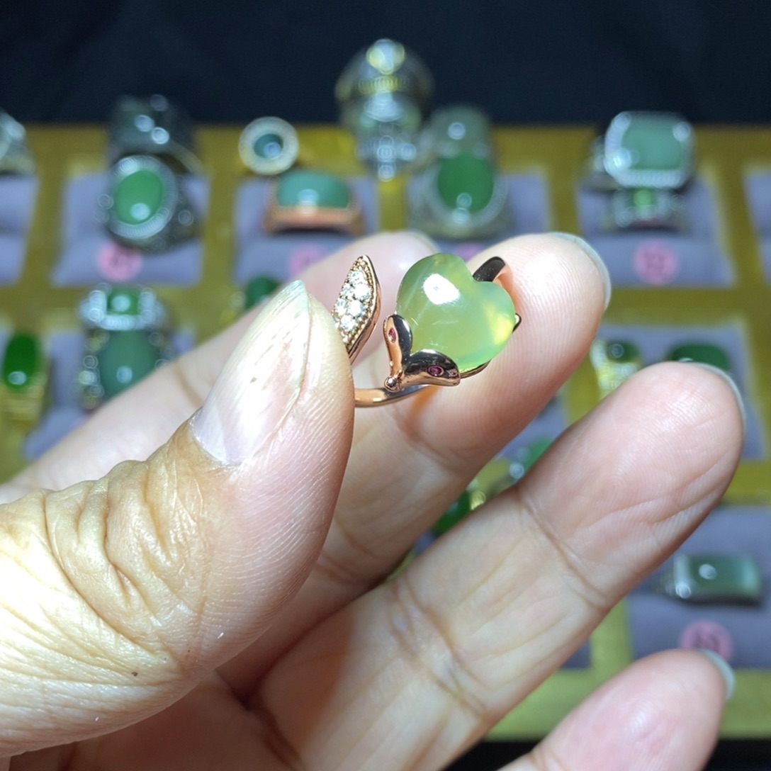 和田玉（碧玉）戒指未镶嵌