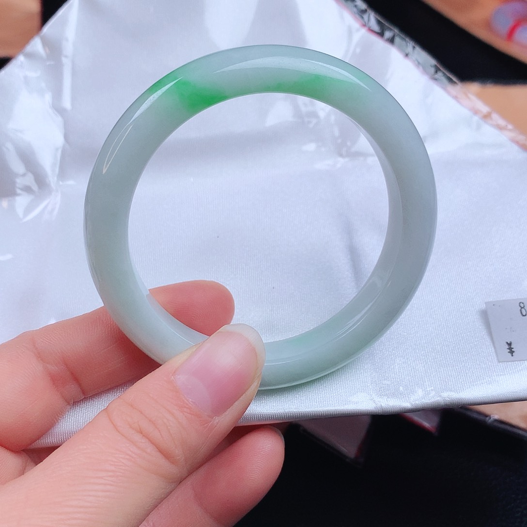 翡翠手镯未镶嵌8461xccvb