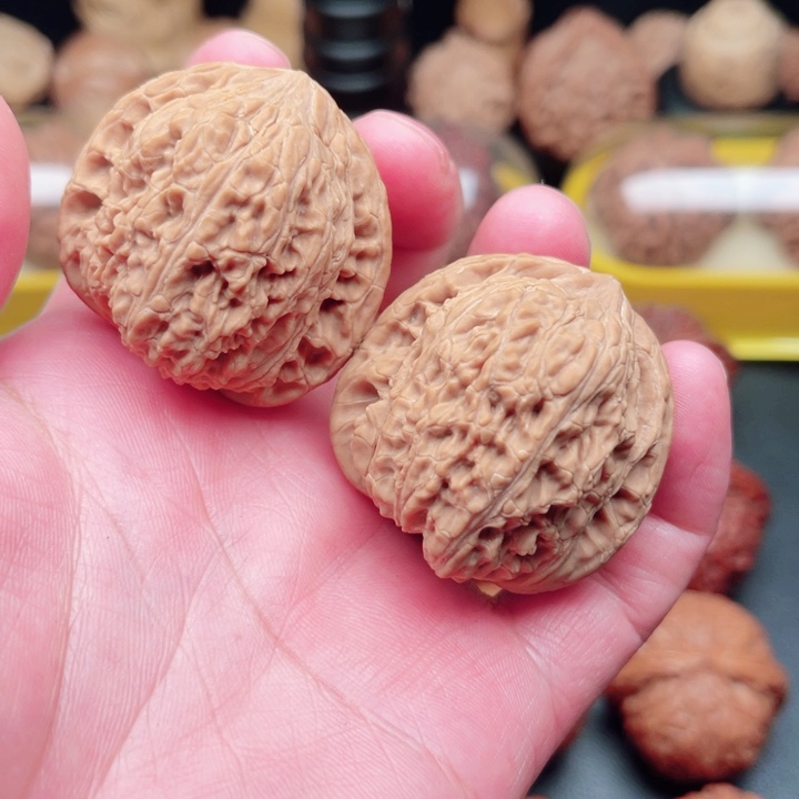 文玩核桃把件平谷绣球40×39×38