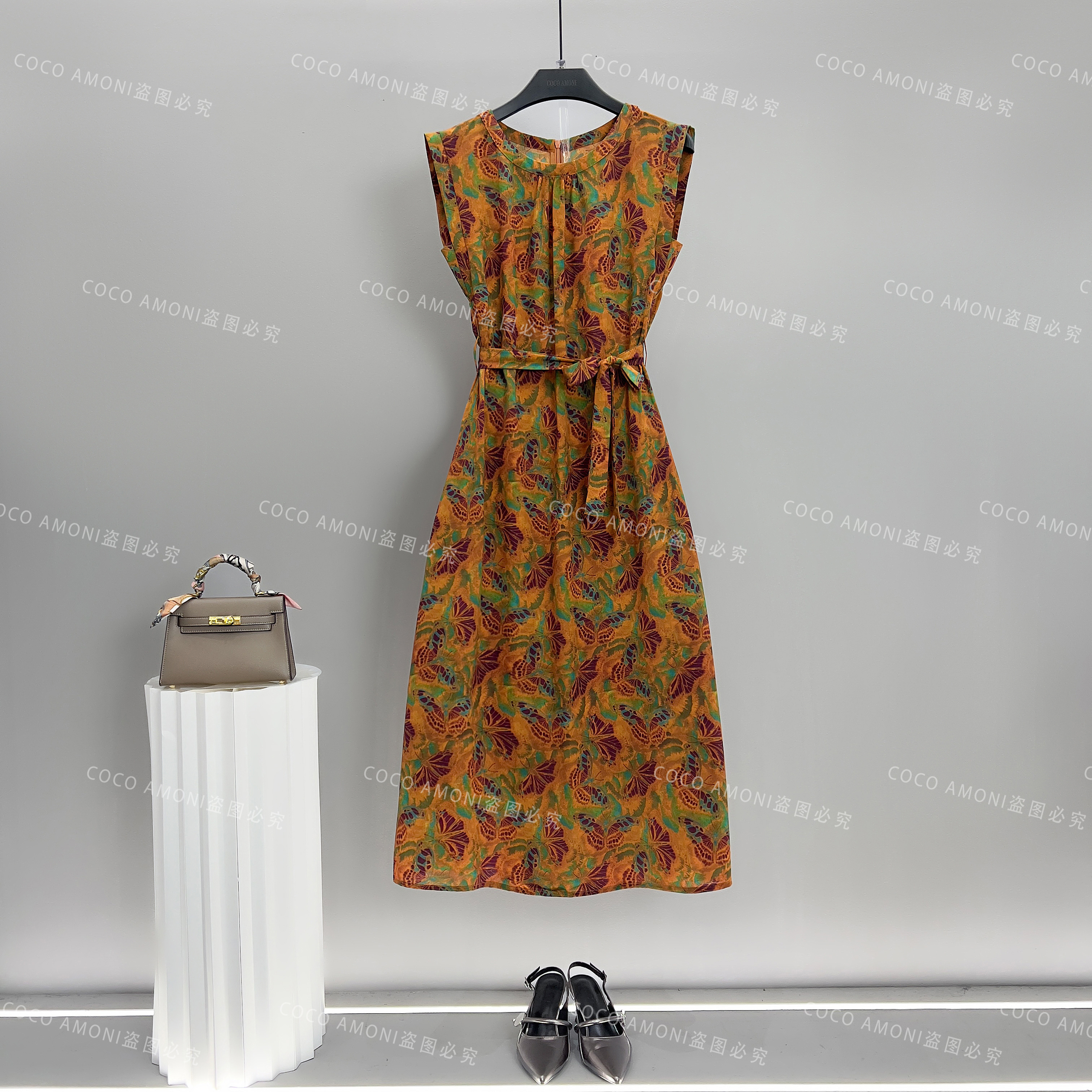 [曼姐]设计款轻奢新款女装碎花收腰气质高端显瘦连衣裙WX1212