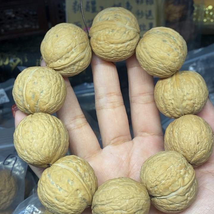 文玩核桃吊坠蛇皮球手串