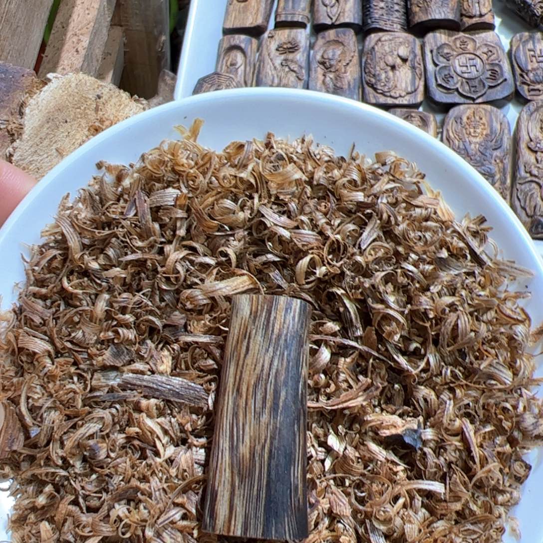 沉香沉香碎屑白棋素牌5.8克