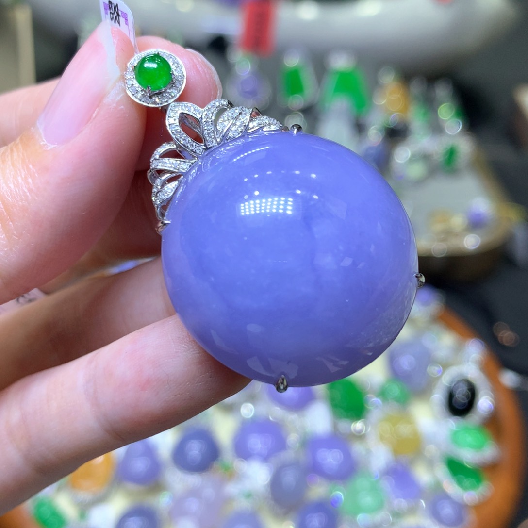 【闪购商品】翡翠颈饰18K金镶嵌翡翠吊坠项链