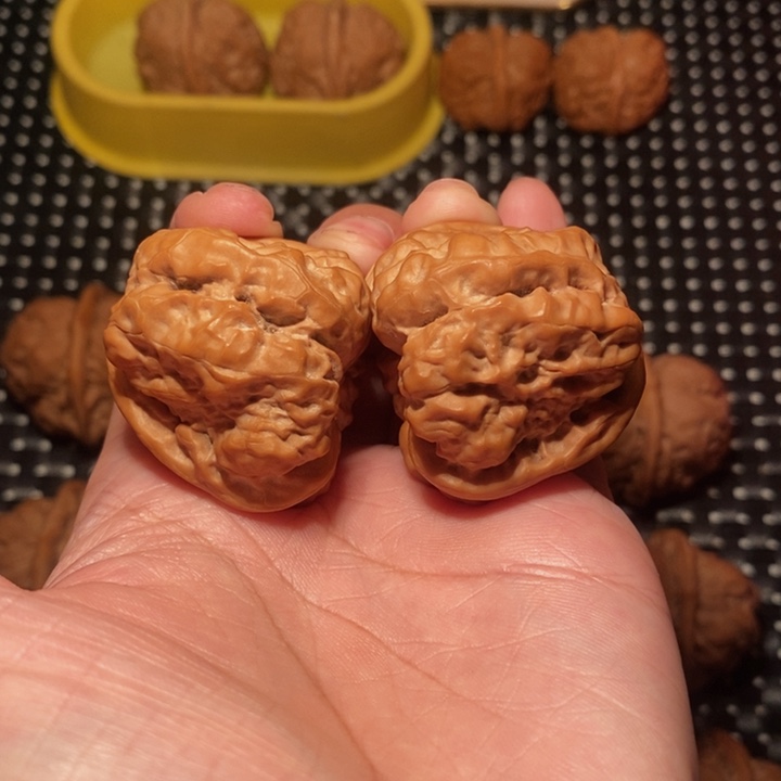 布***人文玩核桃把件四开八腿