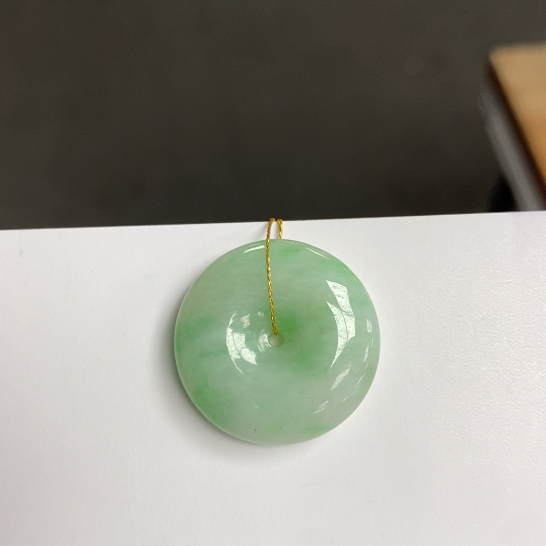 翡翠未镶嵌颈饰平安扣