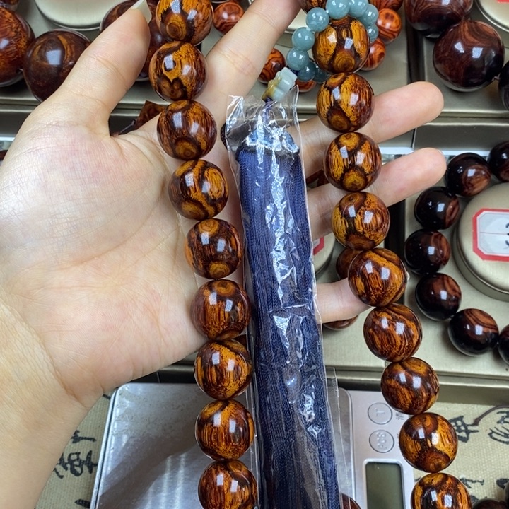 এ****黄花梨/降香黄檀2.0