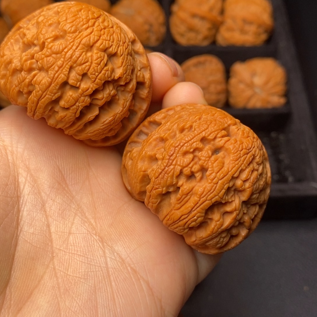 文玩核桃把件秦岭野生核桃