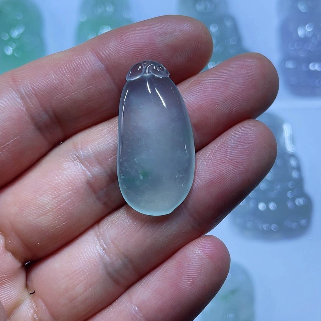 未镶嵌定制翡翠翡翠吊坠