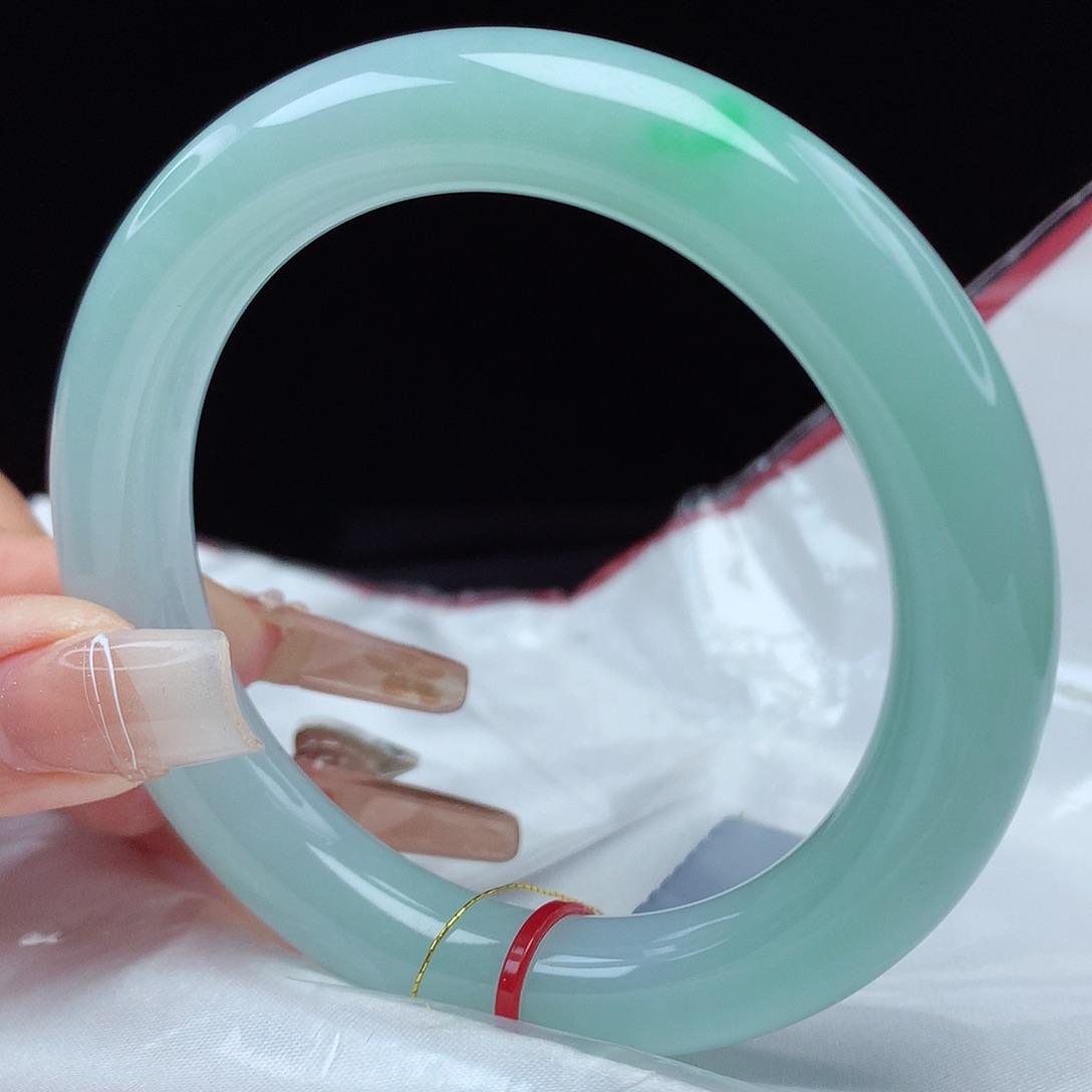 翡翠手镯（圆镯）未镶嵌55圆条4136