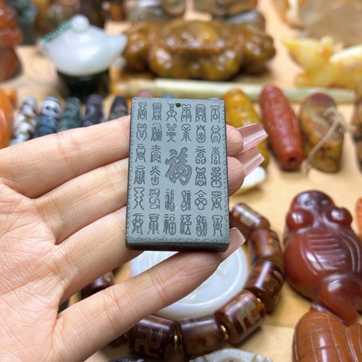 【闪购商品】蛇纹石玉颈饰未镶嵌