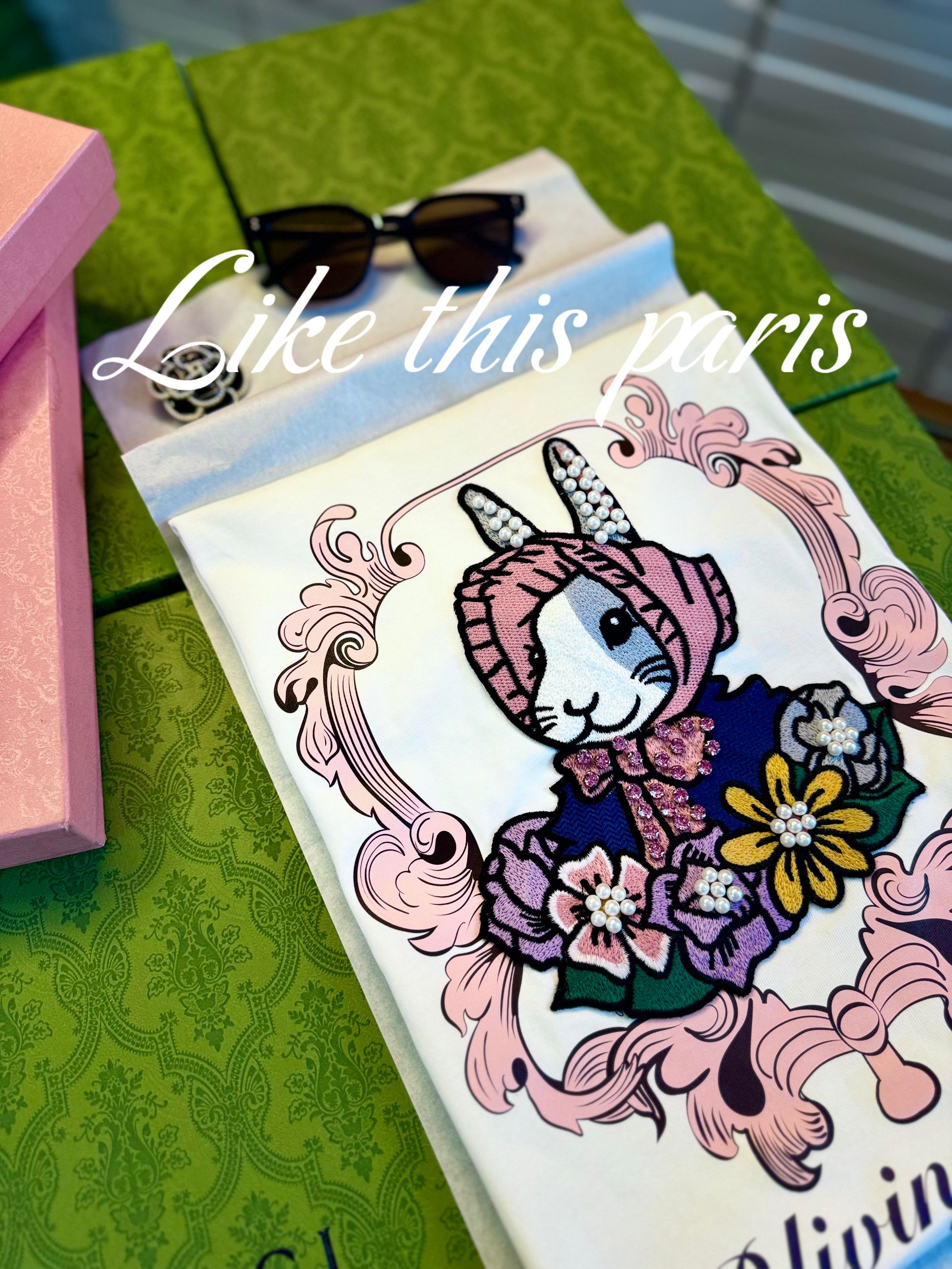 16号【兔夫人】2025新款轻奢时尚百搭夏季设计感短袖