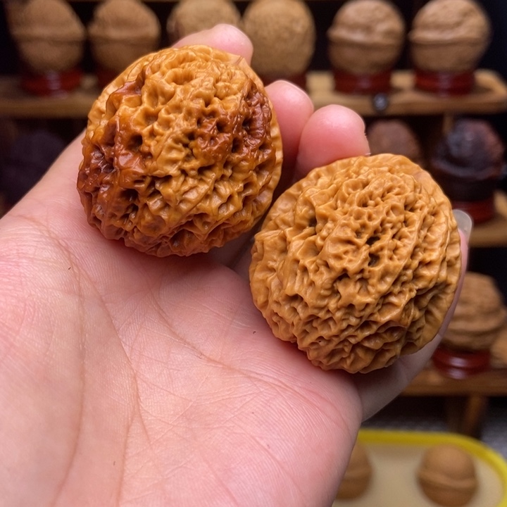 文玩核桃吊坠七星绣球24