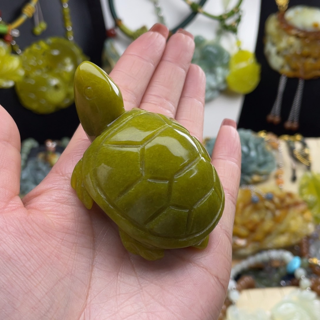 未镶嵌蛇纹石玉颈饰