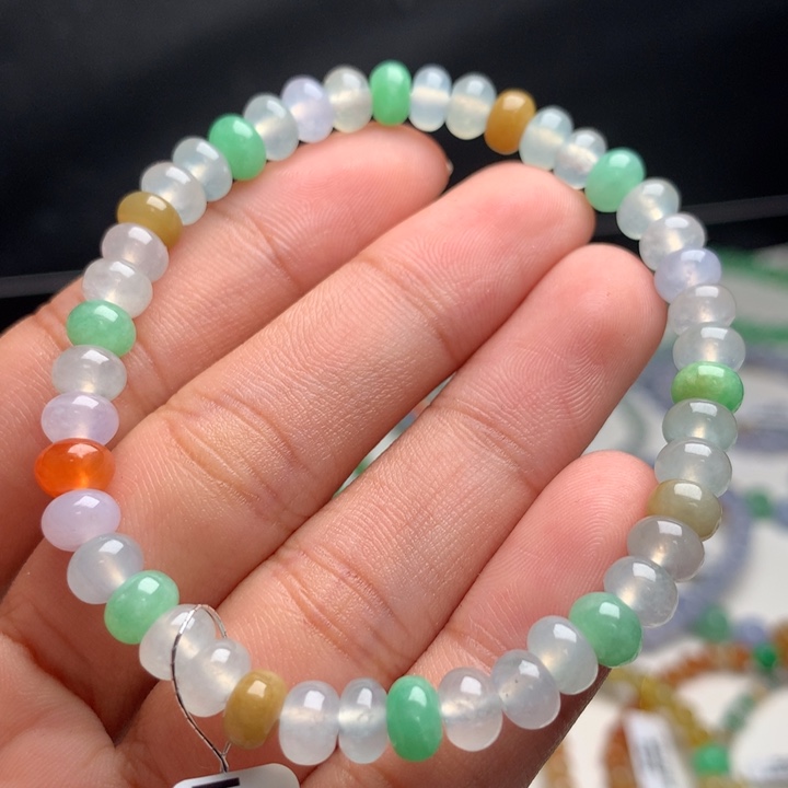 翡翠手镯未镶嵌卡