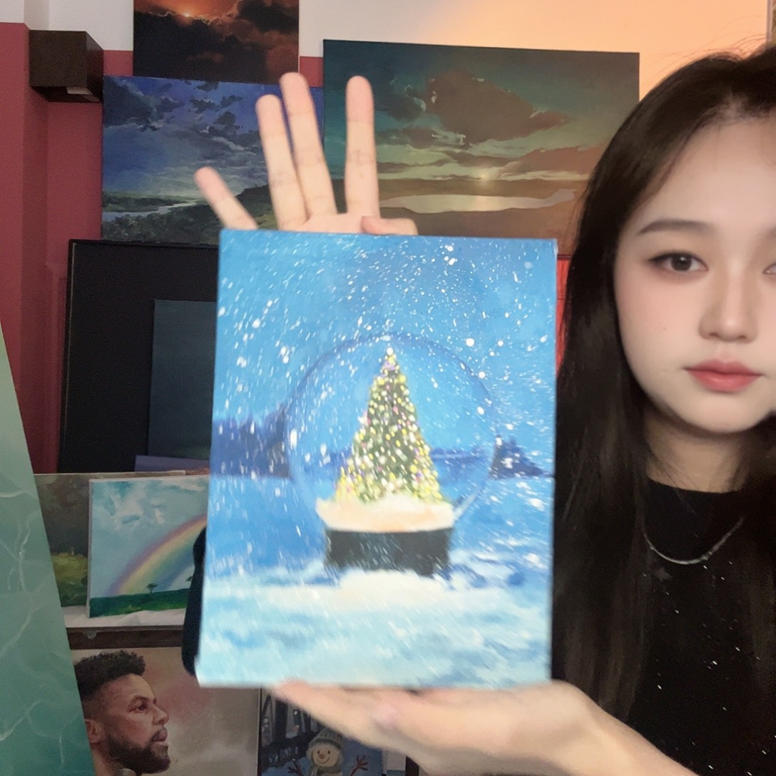 竖款水晶球里的圣诞树油画