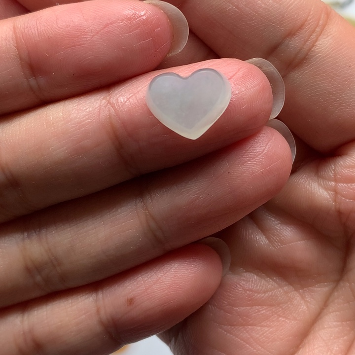 定制翡翠未镶嵌爱心