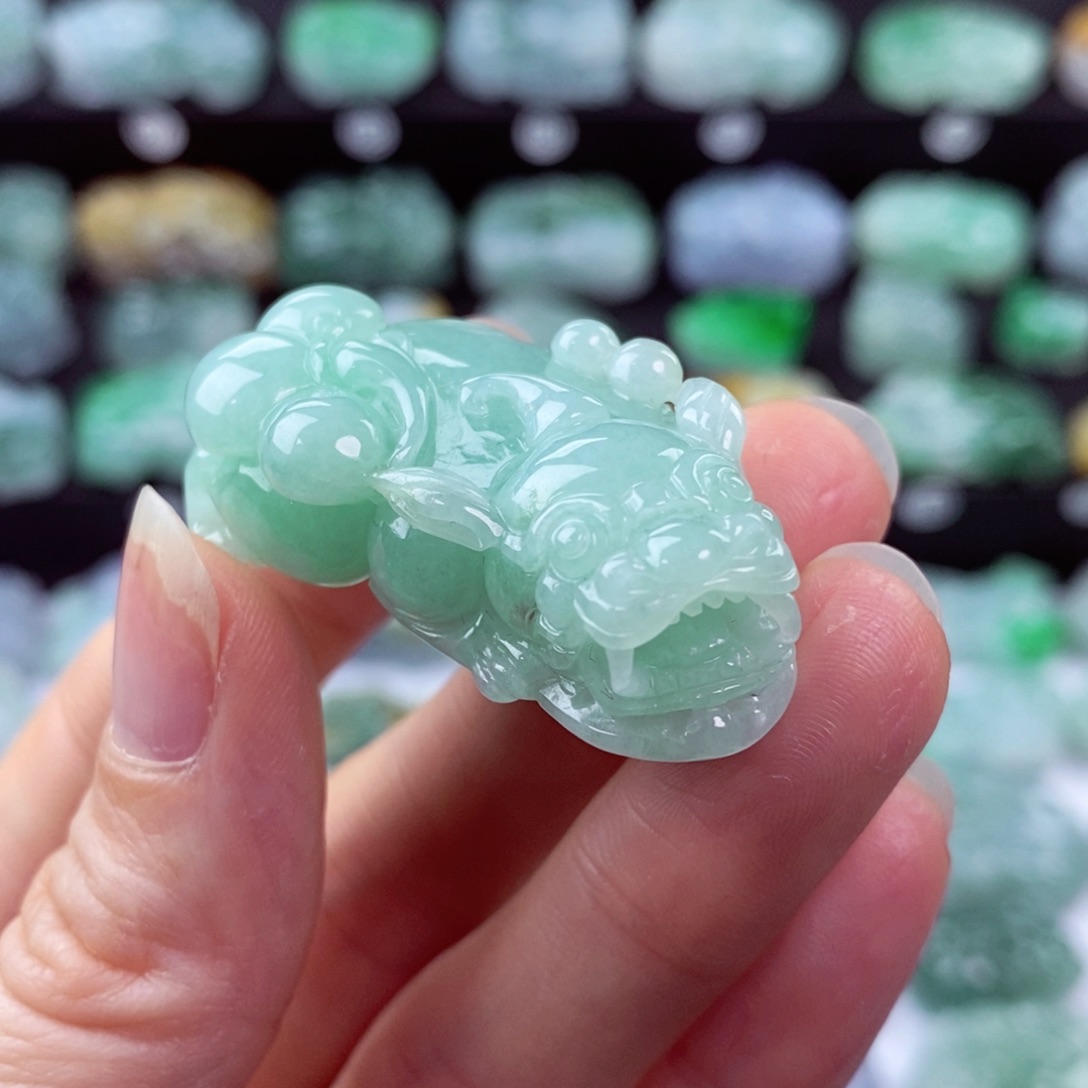 翡翠颈饰未镶嵌天然