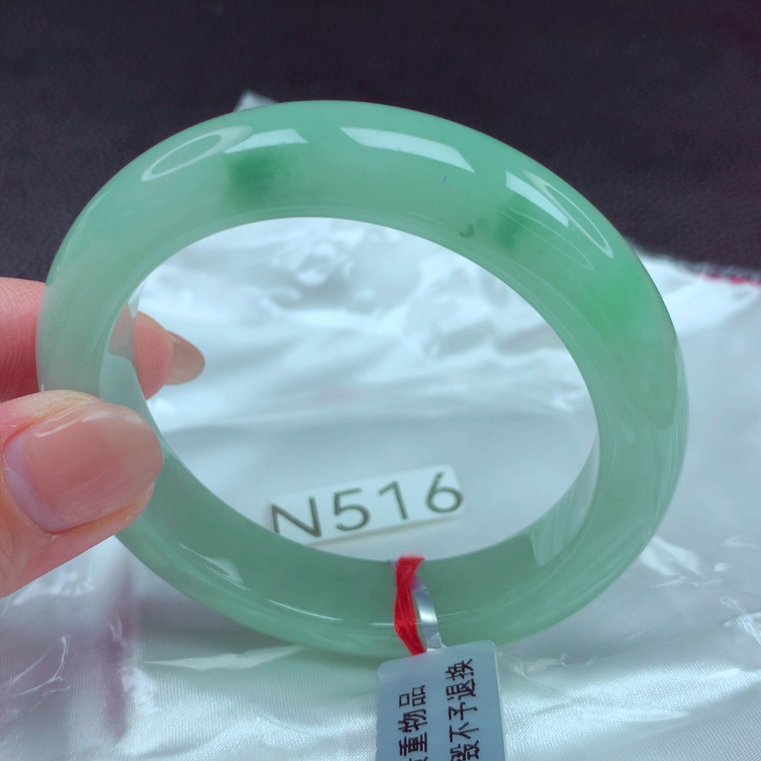 翡翠手镯未镶嵌手镯88