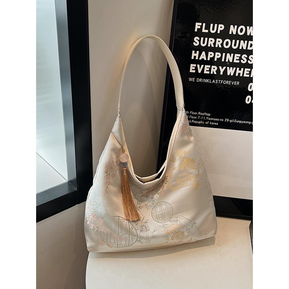 新中式国风托特包女2024新款夏天刺绣单肩腋下包休闲大容量通勤包