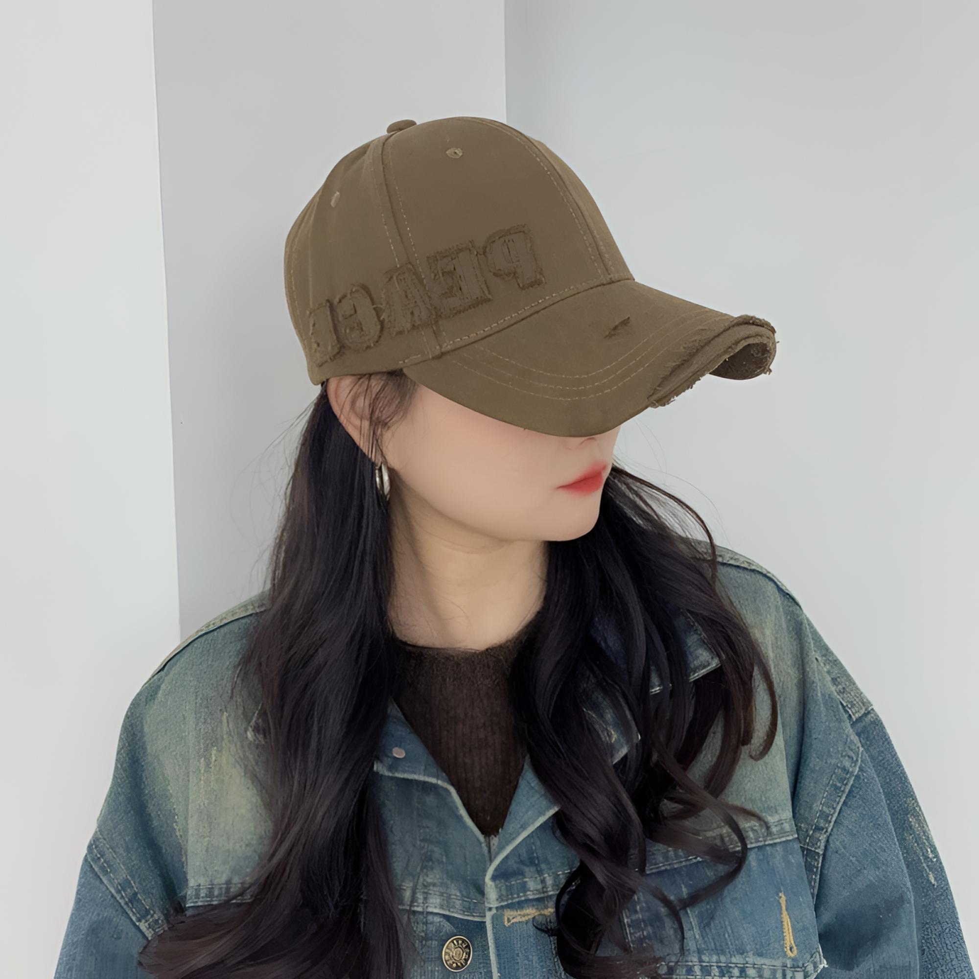 【时尚百搭不撞款】硬顶破洞侧字母琥珀流光风棒球帽休闲出街鸭舌帽