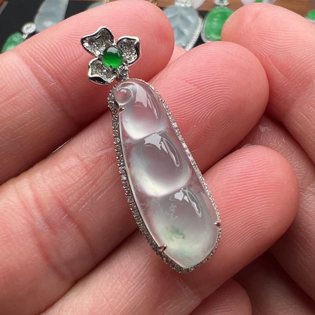 翡翠颈饰18K金镶嵌豆子25.4