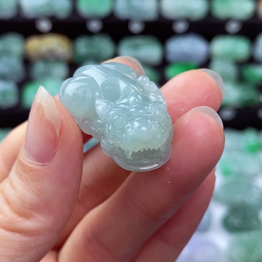 翡翠颈饰未镶嵌天然