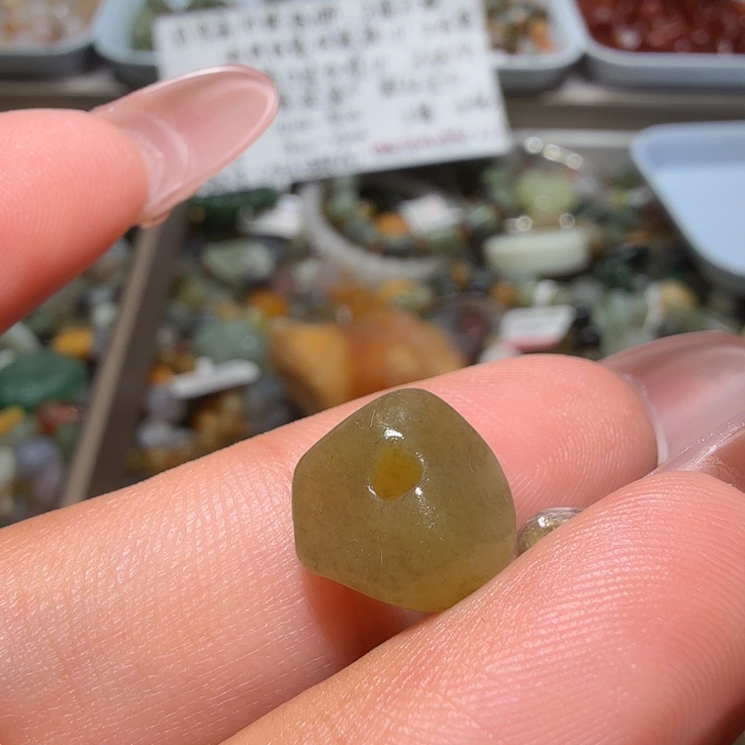 和田玉未镶嵌珠宝奇石