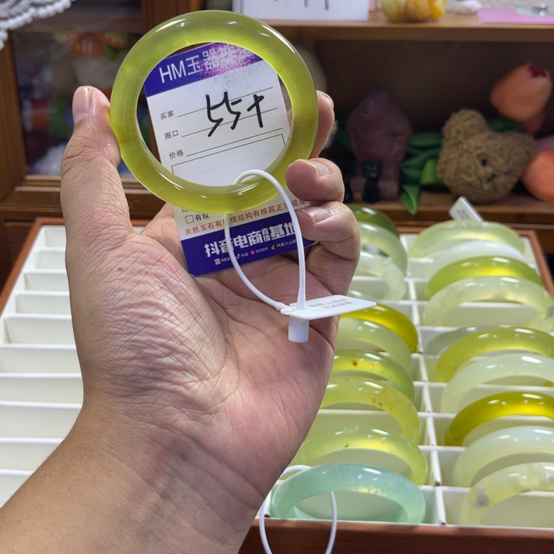 蛇纹石玉未镶嵌手镯430