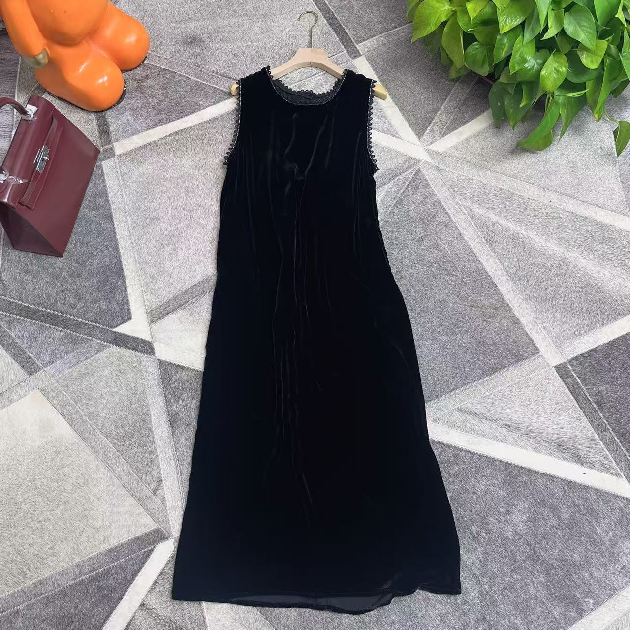 2025V v工作室新款 夏季新款高定连衣裙显瘦气质百搭时尚—40