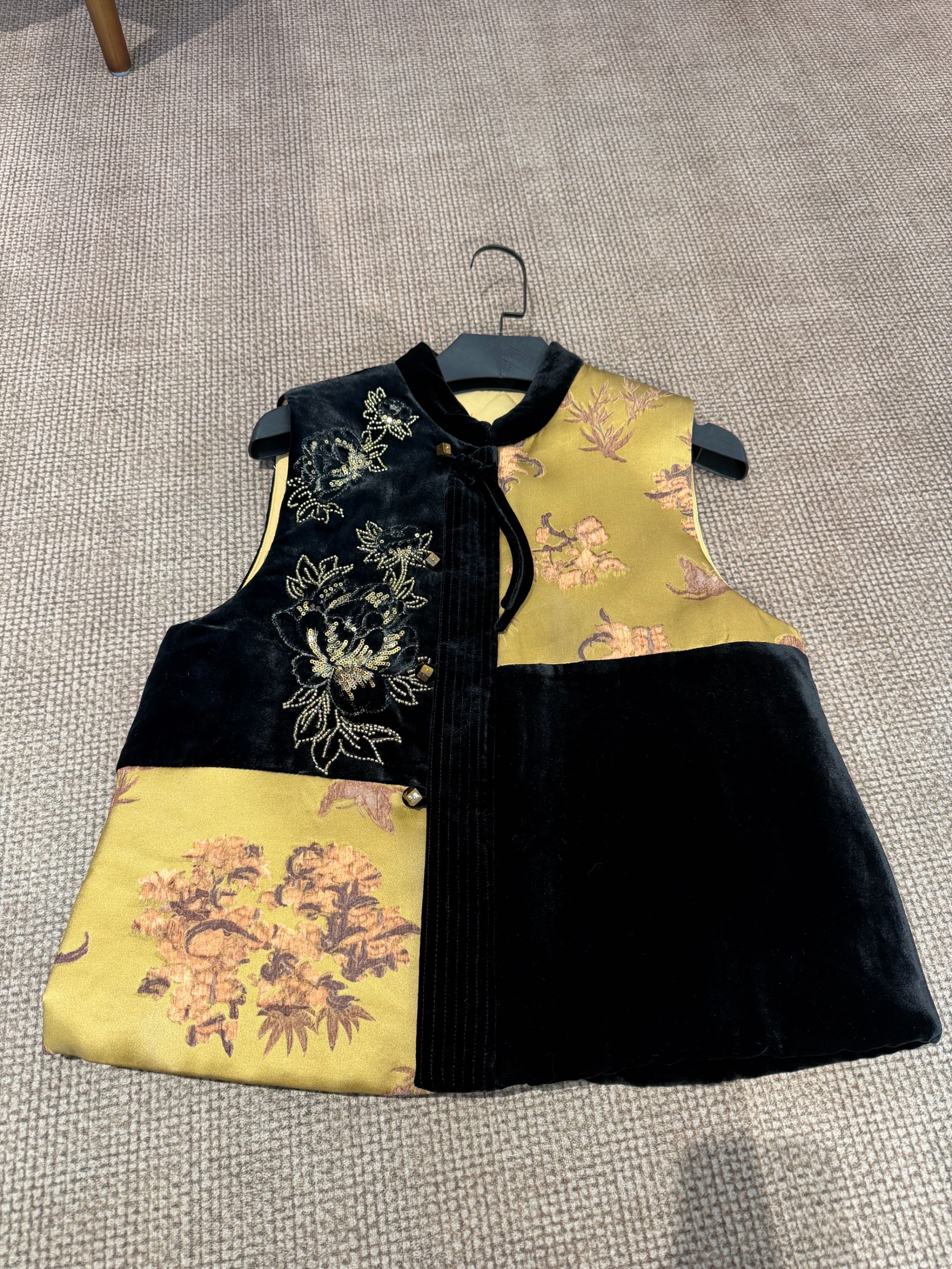 新款时尚百搭马夹 YT3744