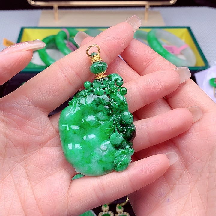 翡翠颈饰银S925镶嵌翡翠