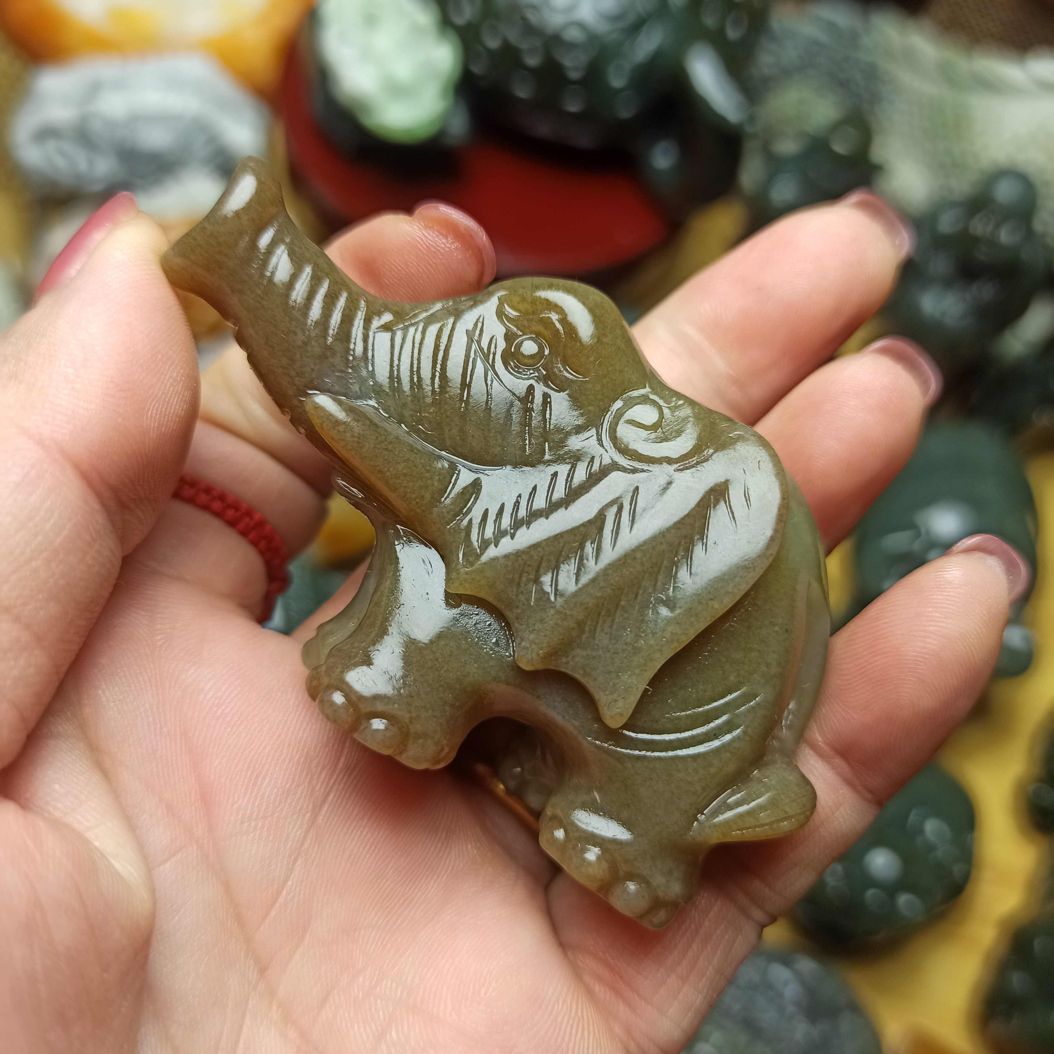 和田玉切莫料带糖把件