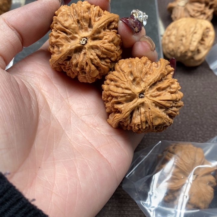 文玩核桃吊坠座佛全品